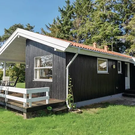 Vakantiehuis Three-bedroom In *