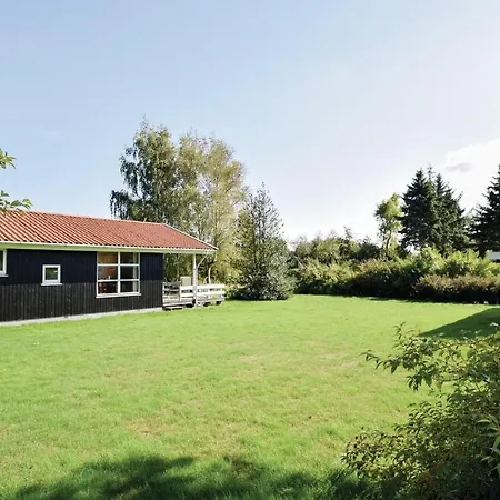 Holiday home Three-bedroom In